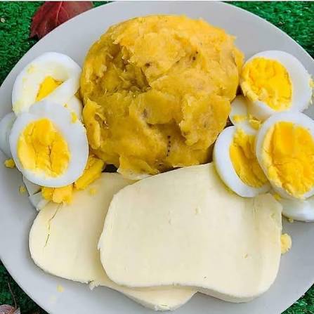 Mangú de plátano maduro